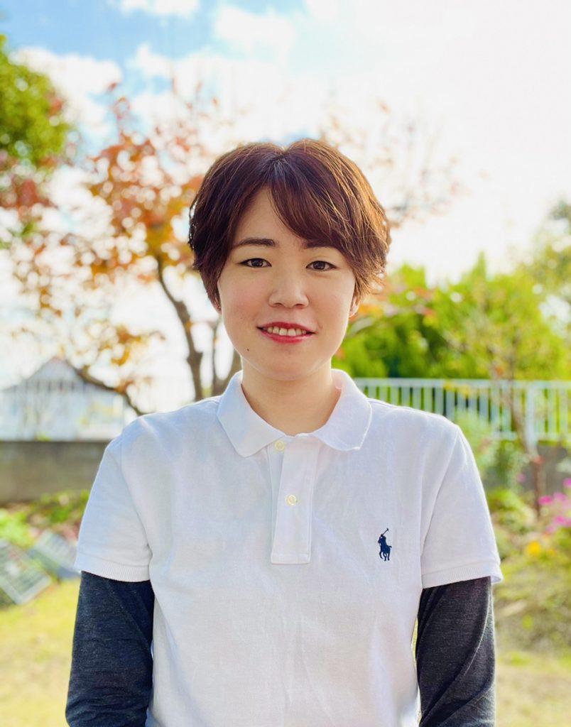 スタッフ尾崎